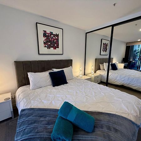 Midnight Luxe 1Br 1Bath Apartment 104 In The Heart Of Braddon Pool Sauna Secure Parking Wine Wifi Канбера Екстериор снимка