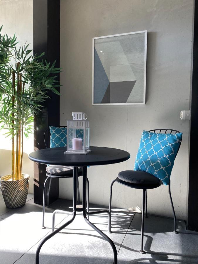 Midnight Luxe 1Br 1Bath Apartment 104 In The Heart Of Braddon Pool Sauna Secure Parking Wine Wifi Канбера Екстериор снимка
