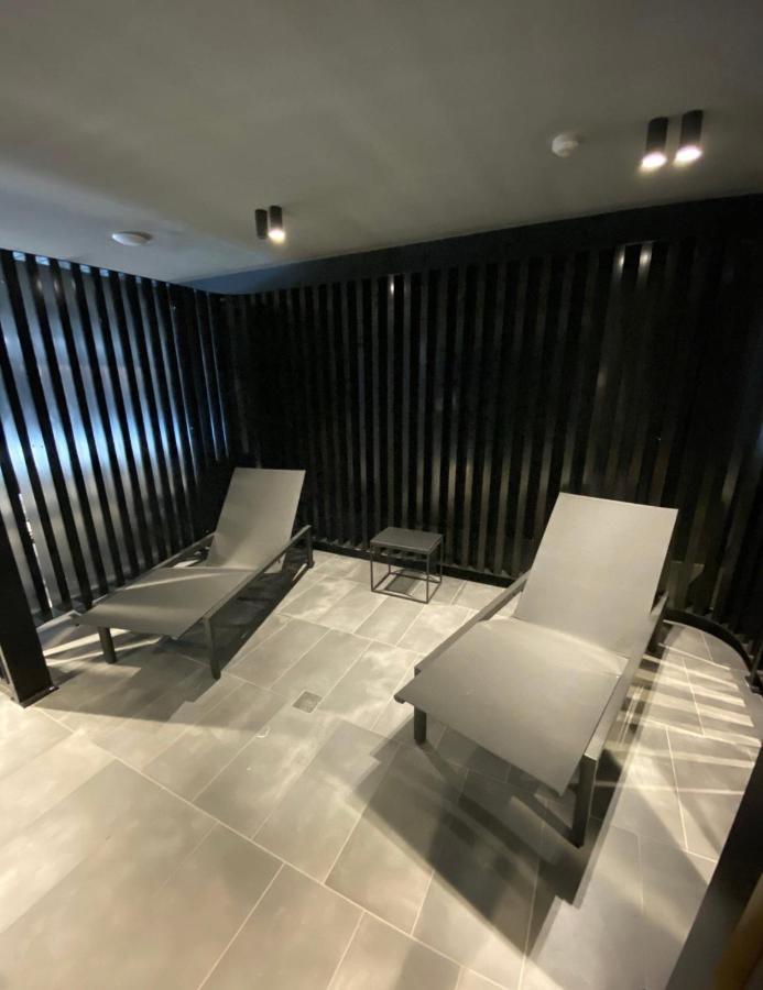 Midnight Luxe 1Br 1Bath Apartment 104 In The Heart Of Braddon Pool Sauna Secure Parking Wine Wifi Канбера Екстериор снимка